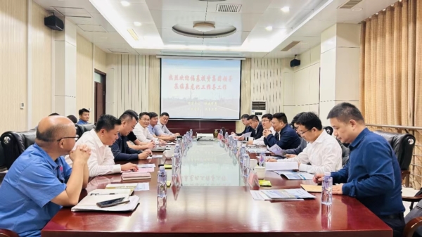 ?；顿Y來化工基地考察