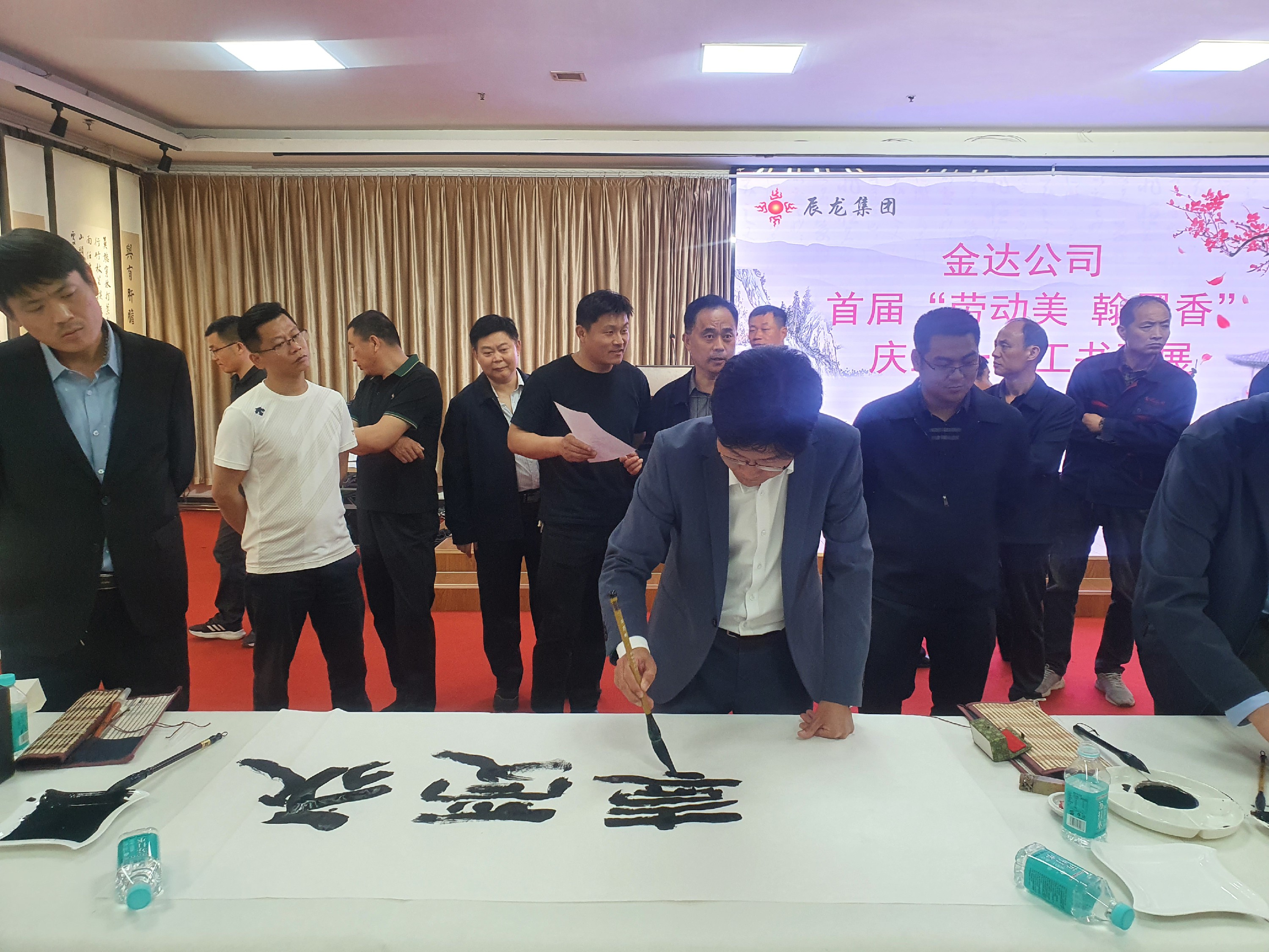 1714439553153577.jpg 1714439553153577.jpg