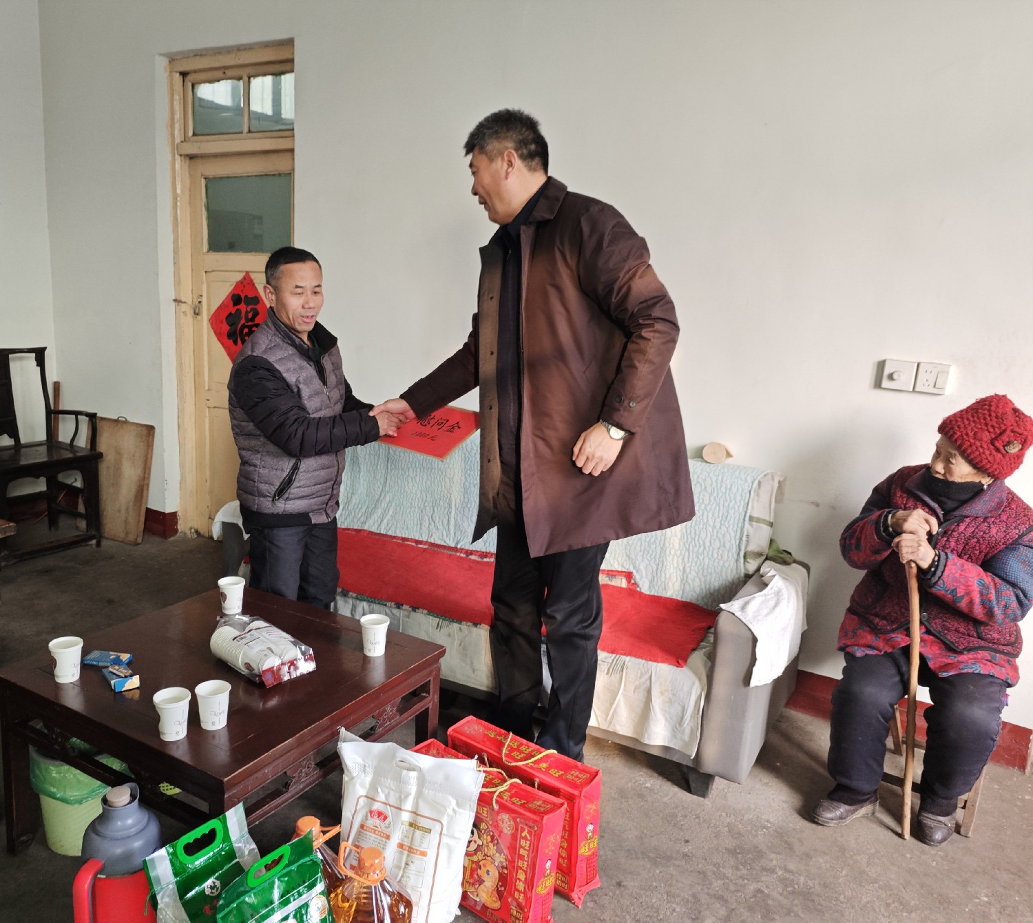 集團(tuán)開展春節(jié)期間走訪慰問活動