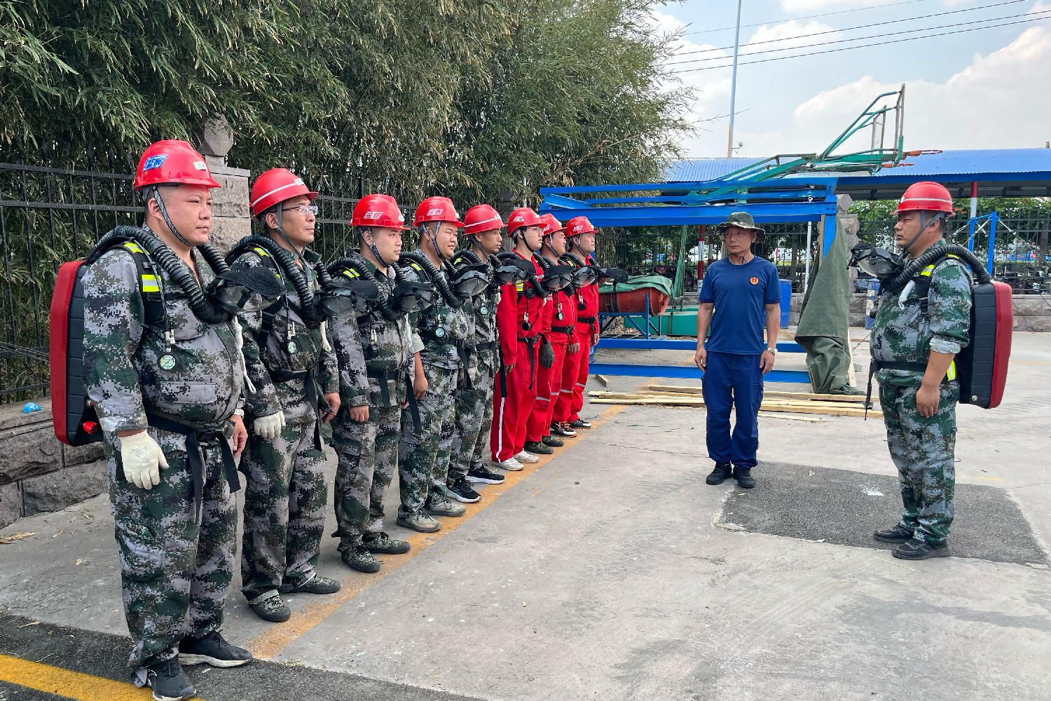 金達煤礦兼職救援隊開展專項集訓(xùn)