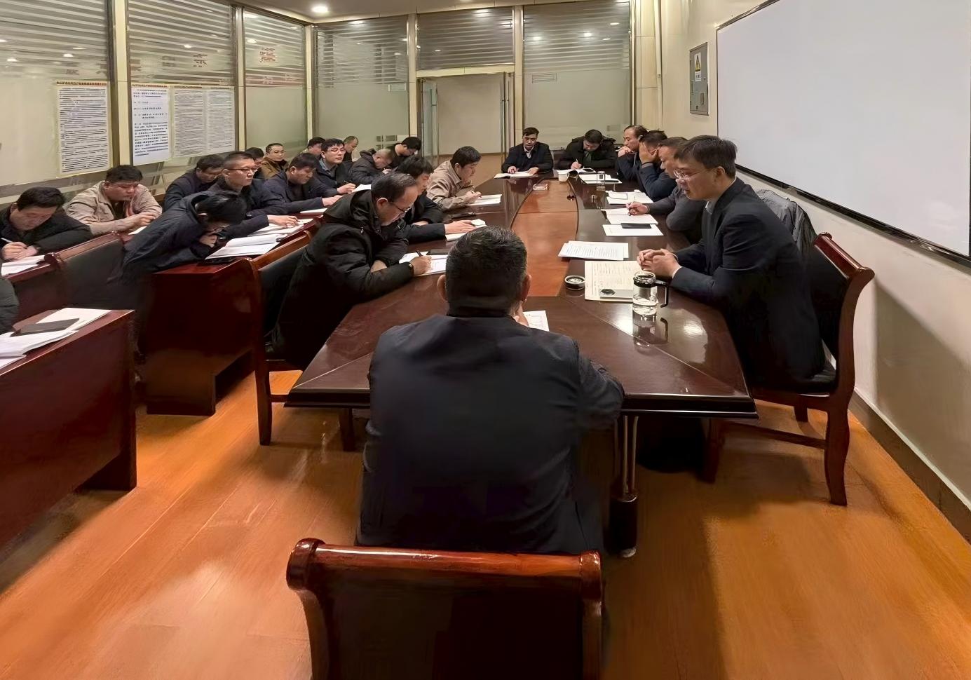 東大煤礦召開傳達貫徹山東局執(zhí)法五處會議精神暨春節(jié)前安全生產(chǎn)工作會議