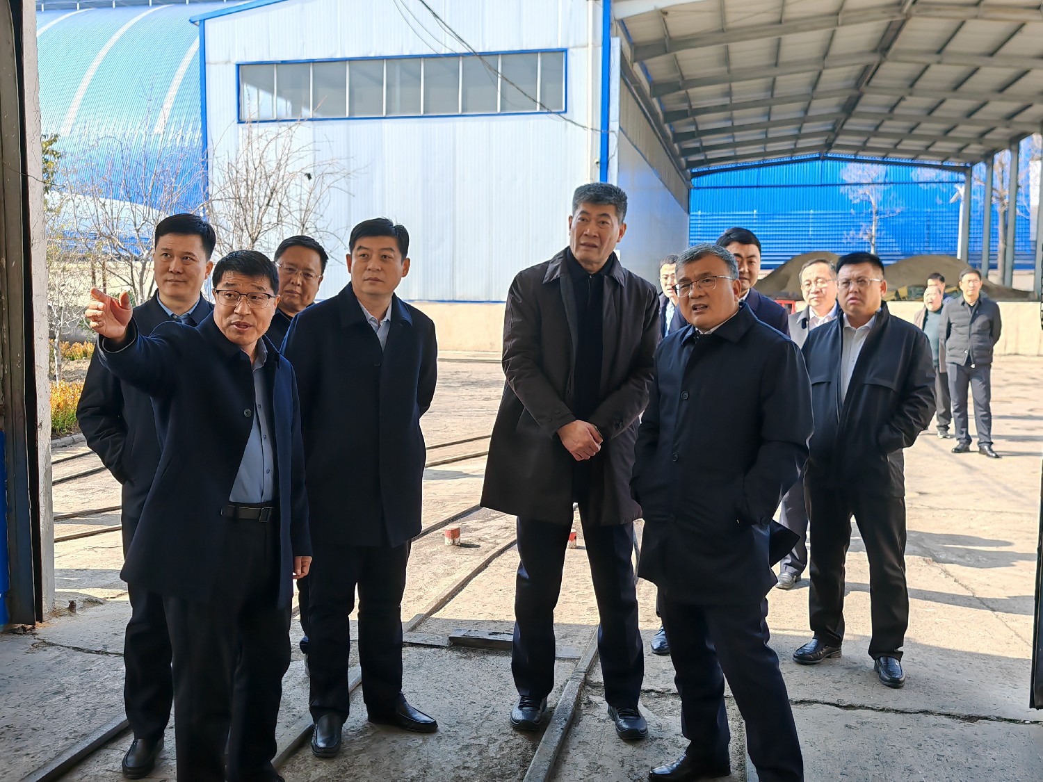 張傳綱等一行到金達(dá)煤礦督導(dǎo)安全生產(chǎn)工作